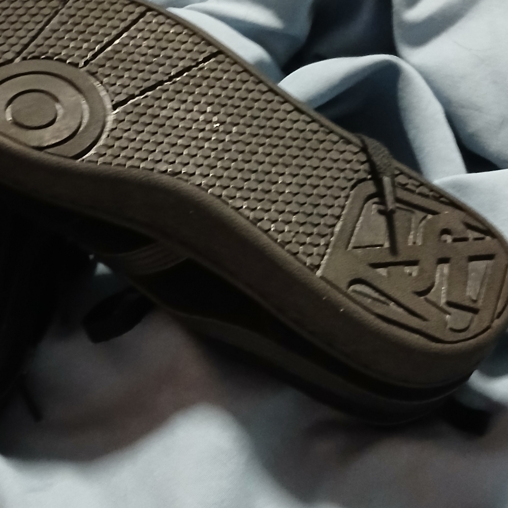 Heritage suede NWOT genuine leather air speed skateboarding sneakers. Size 7. - Picture 5 of 6